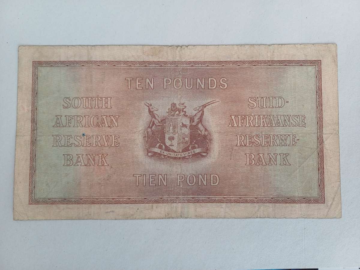 SA Union Ten Pounds E/A Postmus Bank Note. Dated 14 April 1943 with Van Riebeeck watermark!