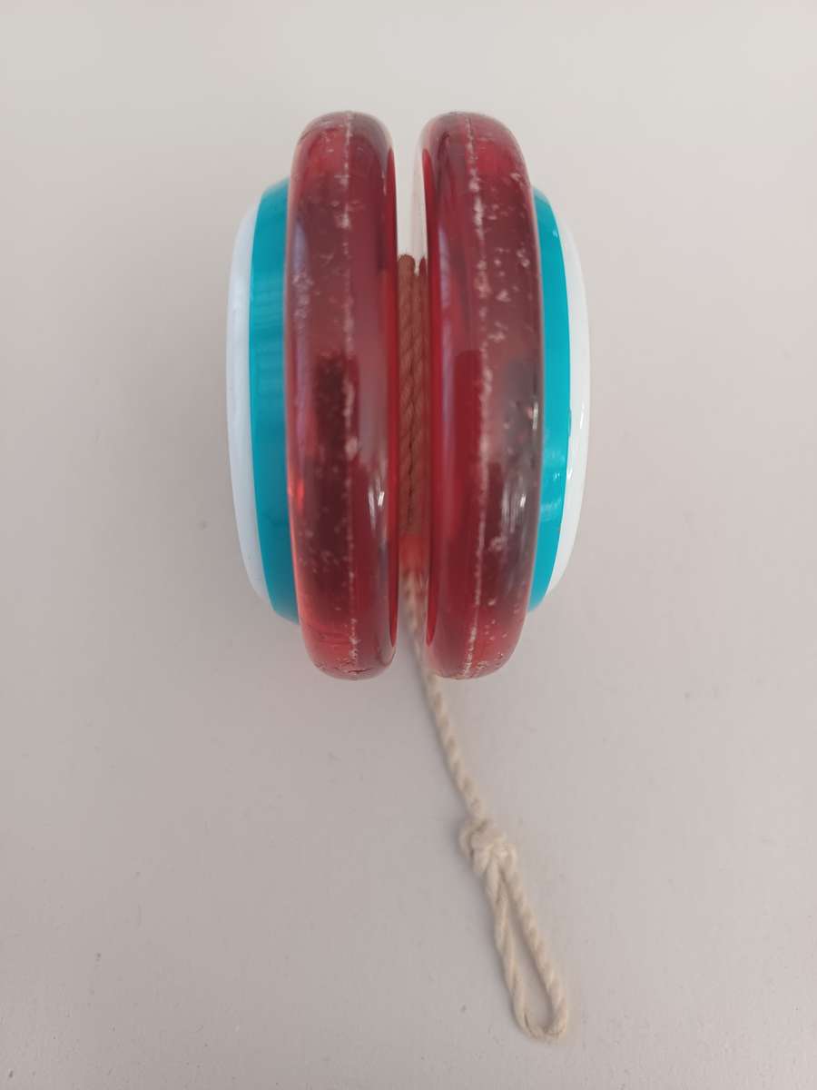 Genuine 1980's Russell Super Coca-Cola Yo-Yo With String! Made in South Africa!