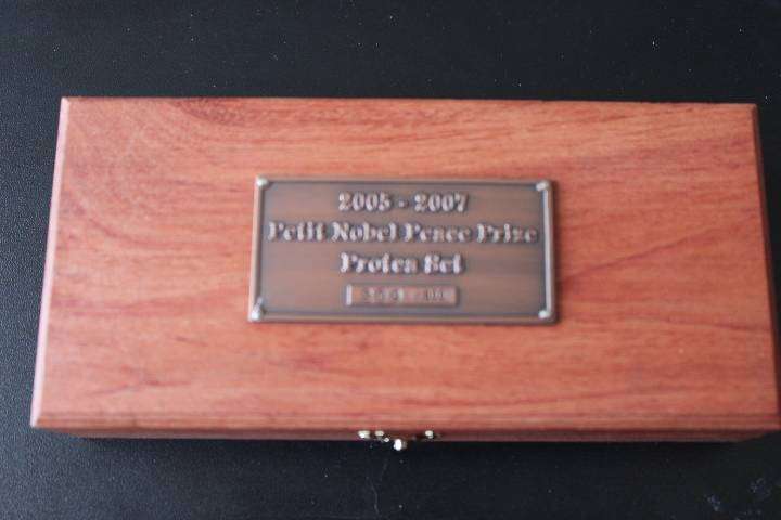 2005 to 2007 Petit Nobel Peace Prize Protea 24c Gold set