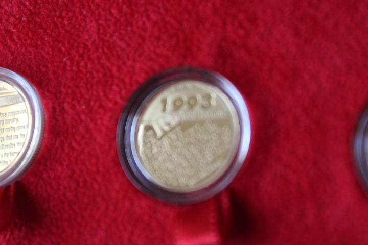 2005 to 2007 Petit Nobel Peace Prize Protea 24c Gold set