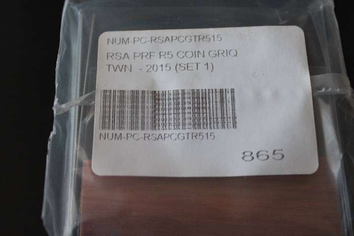 2015 Griqua Town Proof R5 with magnifier (Still sealed)