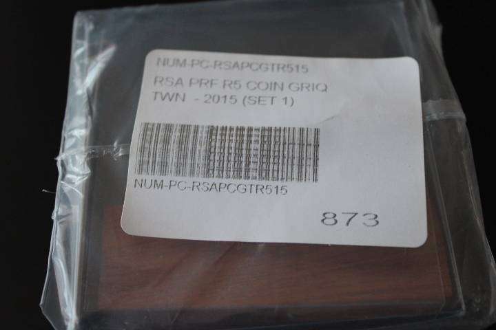 2015 Griqua Town Proof R5 with magnifier (Still sealed)