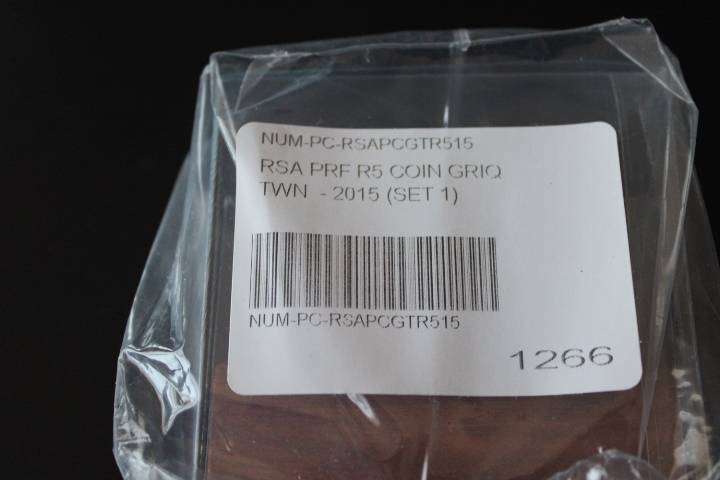 2015 Griqua Town Proof R5 with magnifier (Still sealed)