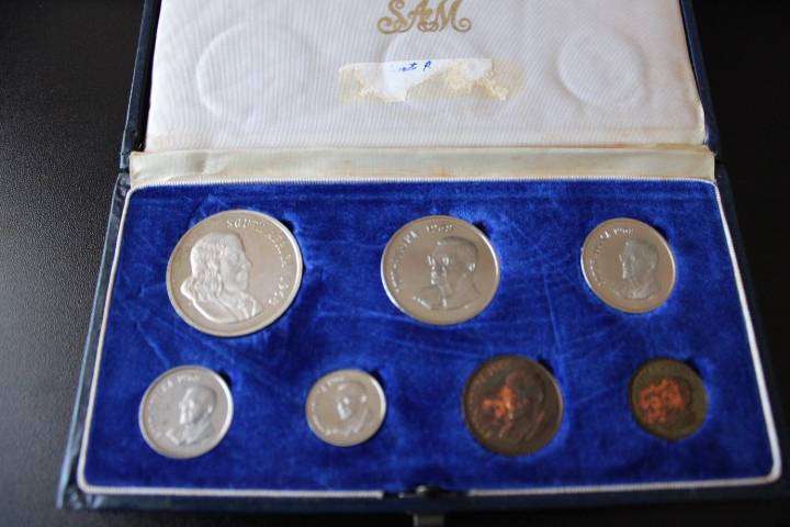1968 Proof Set with Silver R1
