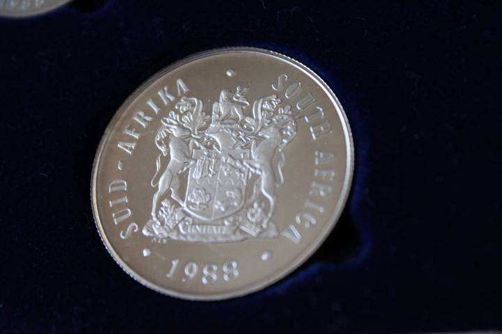 1988 Proof Set with Silver R1