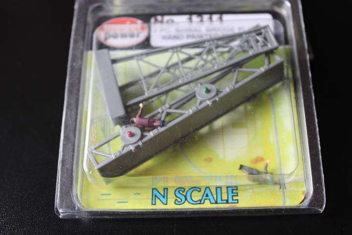 3 Piece Signal Bridge Kit with figures