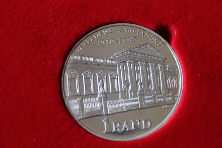 1985 Parliament Silver R1, Spot R717.72