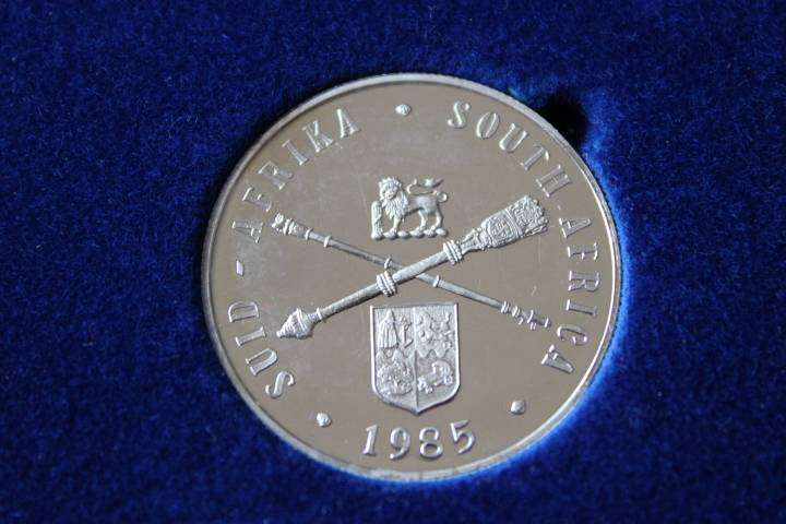 1985 Parliament Silver R1