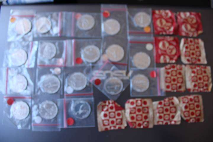 1969 Shell Man in Flight 28 tokens of which 10 are still sealed