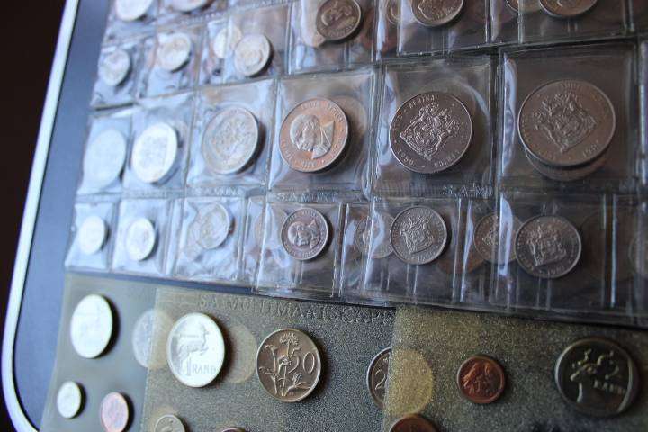1967A/E to 1993 Complete Set, includes 13 Silver R1 coins (29 Sets in total) R 9 316.32 in Silver