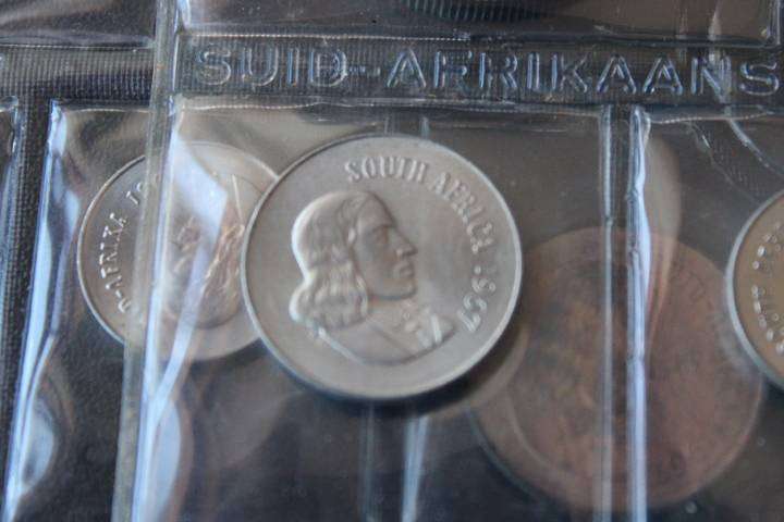 1967A/E to 1993 Complete Set, includes 13 Silver R1 coins (29 Sets in total) R 9 316.32 in Silver