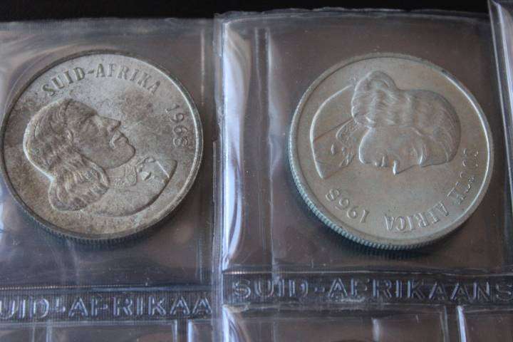 1967A/E to 1993 Complete Set, includes 13 Silver R1 coins (29 Sets in total) R 9 316.32 in Silver