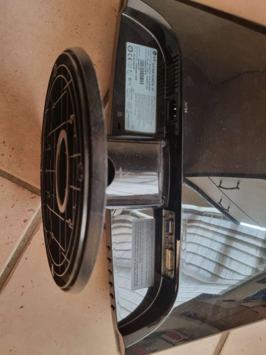 LG Flatron 19" Monitor