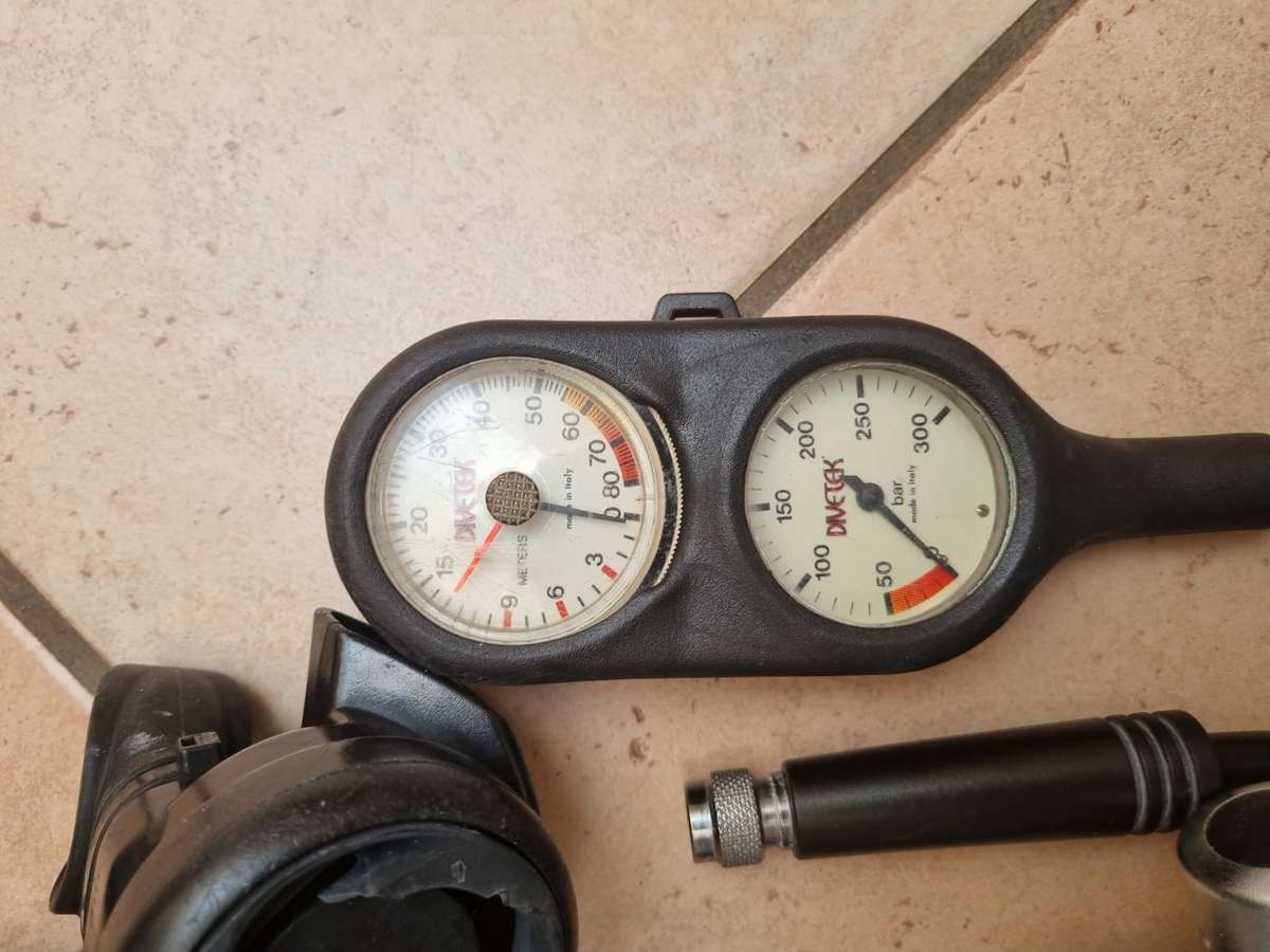 Scuba Diving Kit - BCD, 2x Regulator and Bag