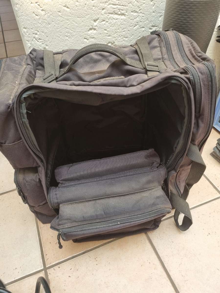 Scuba Diving Kit - BCD, 2x Regulator and Bag