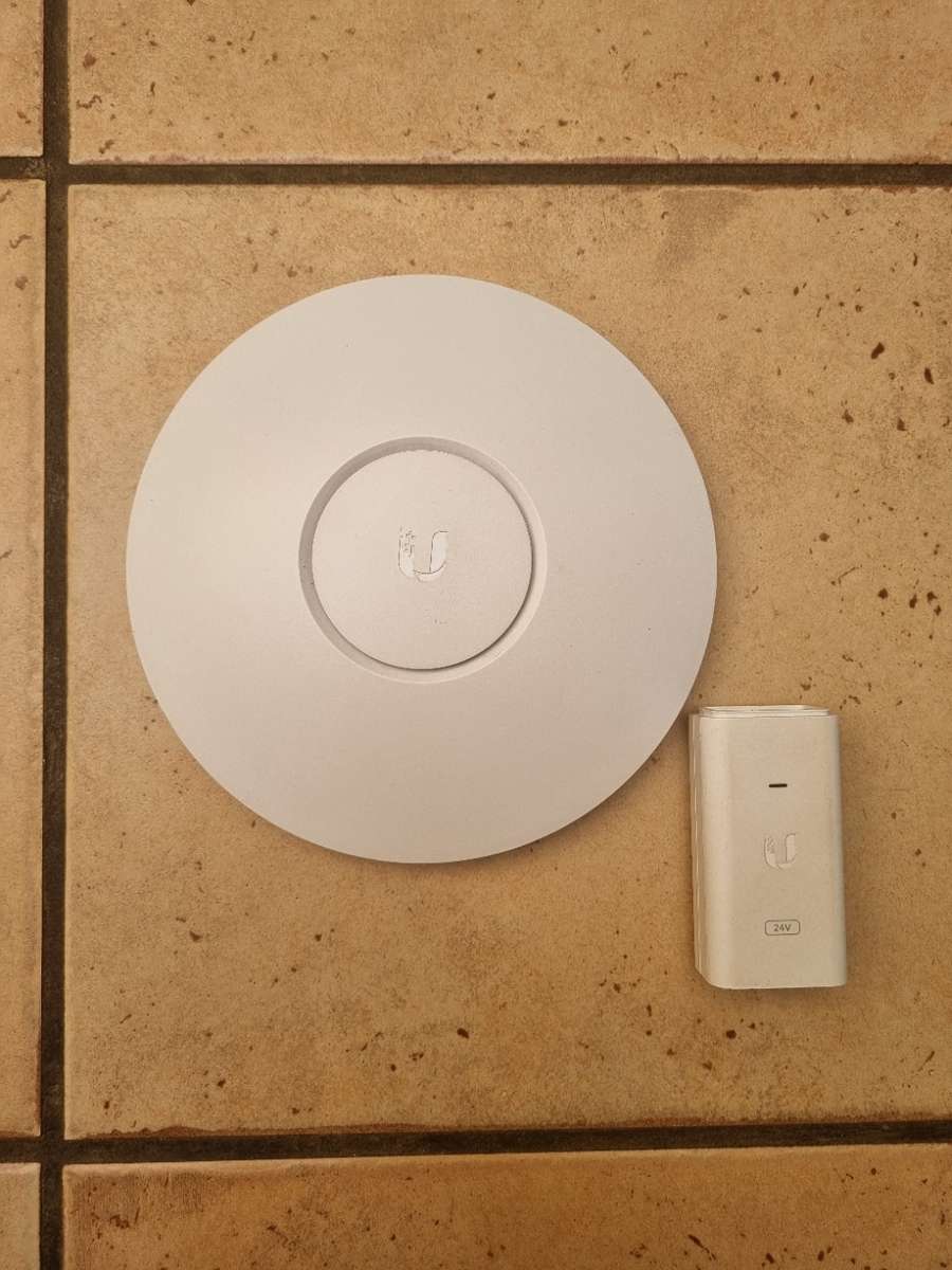 Ubiquiti UniFi AP-LR Access Point
