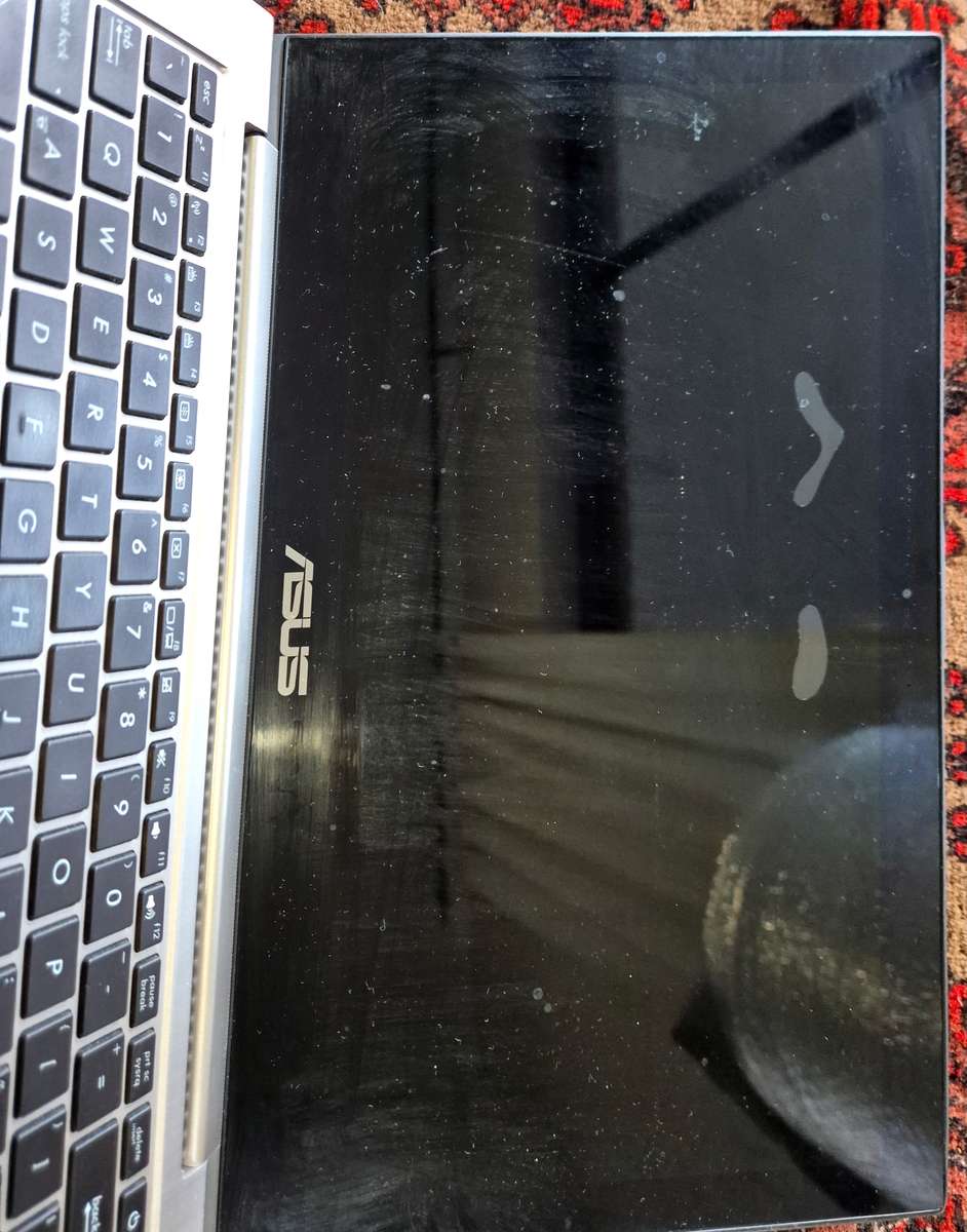 ASUS Zenbook - i7 - 8GB RAM