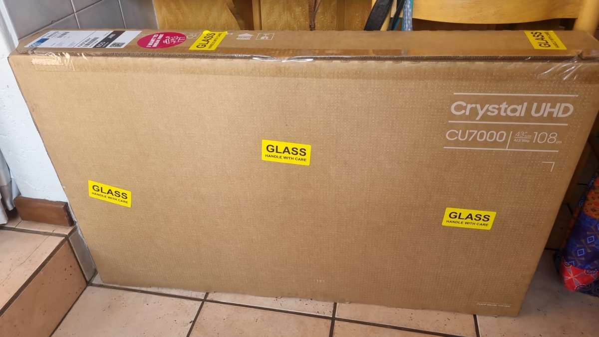 NEW 43i Samsung 4K Crystal UHD Smart TV CU7000
