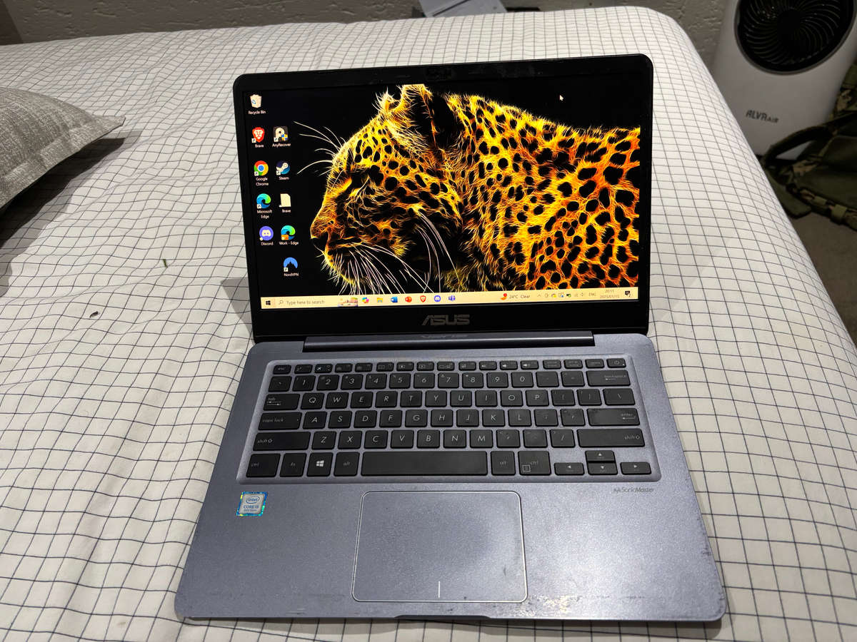 Asus Vivobook s 256gb Intel(R) Core (TM) i5-8250U CPU