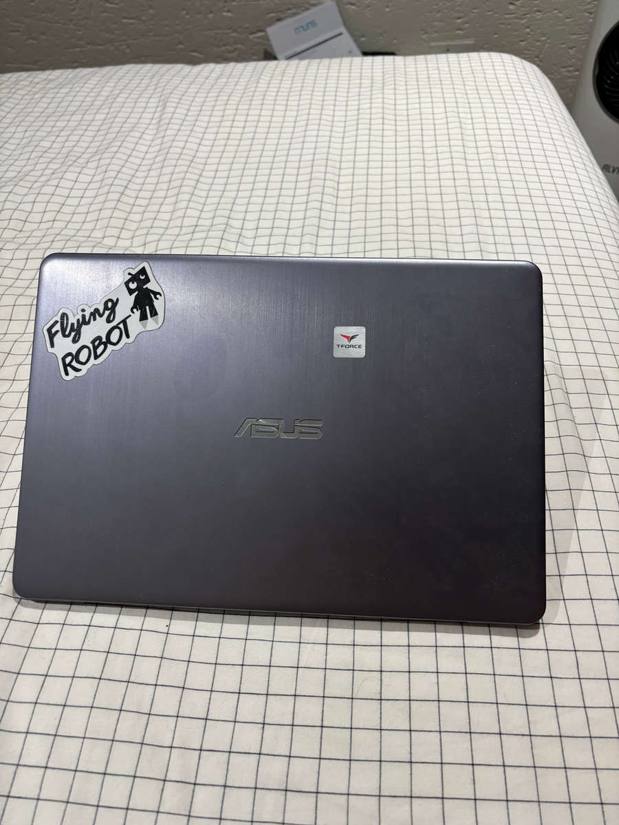 Asus Vivobook s 256gb Intel(R) Core (TM) i5-8250U CPU