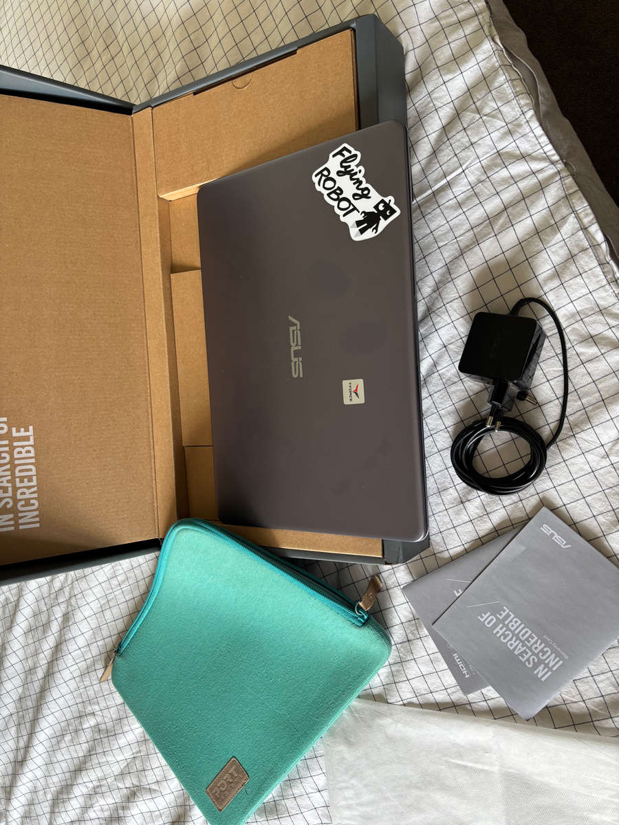 Asus Vivobook s 256gb Intel(R) Core (TM) i5-8250U CPU