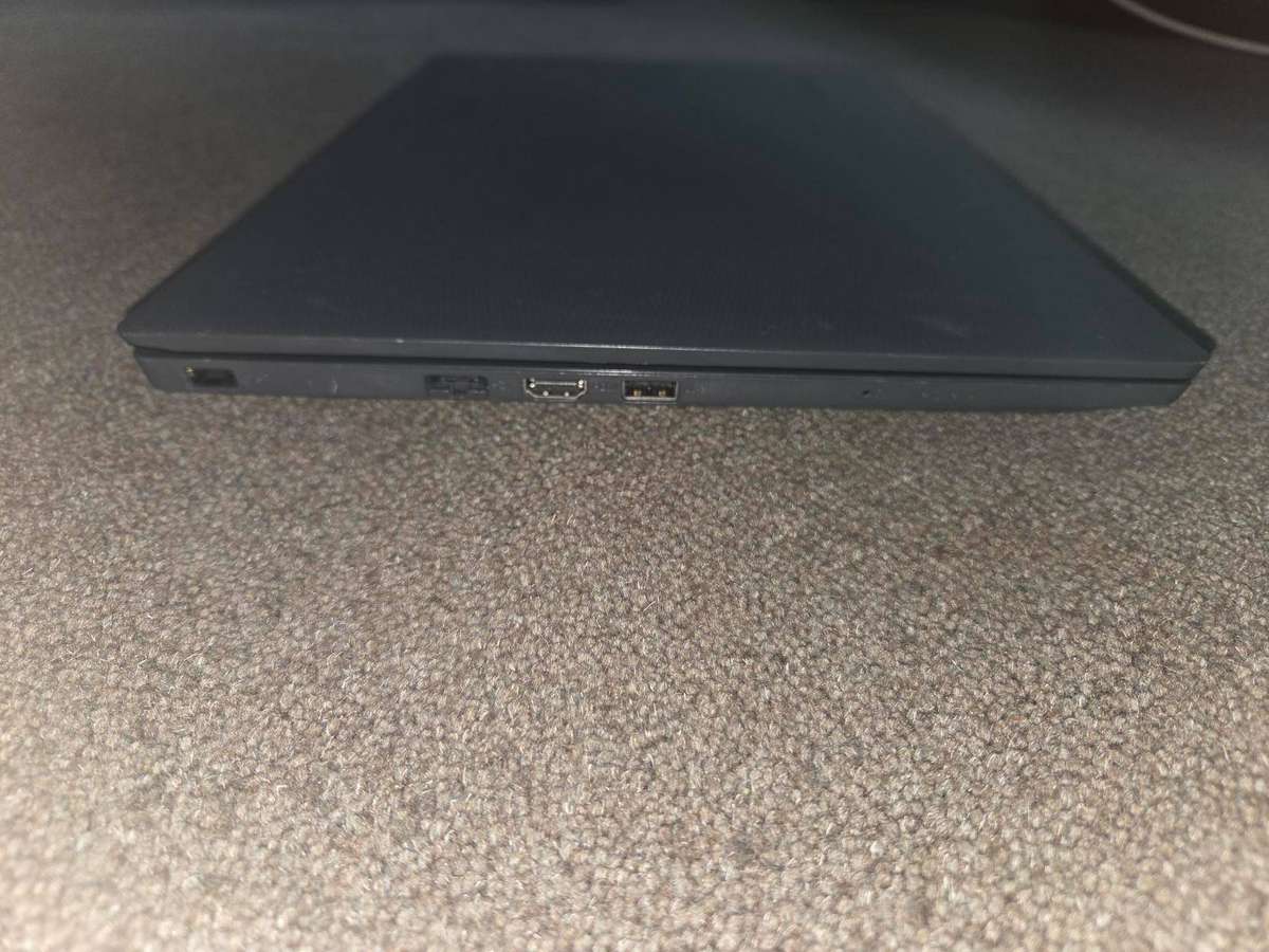 Lenovo Laptop - i3 - 8Gb RAM - 256GB NVME SSD - Win 11