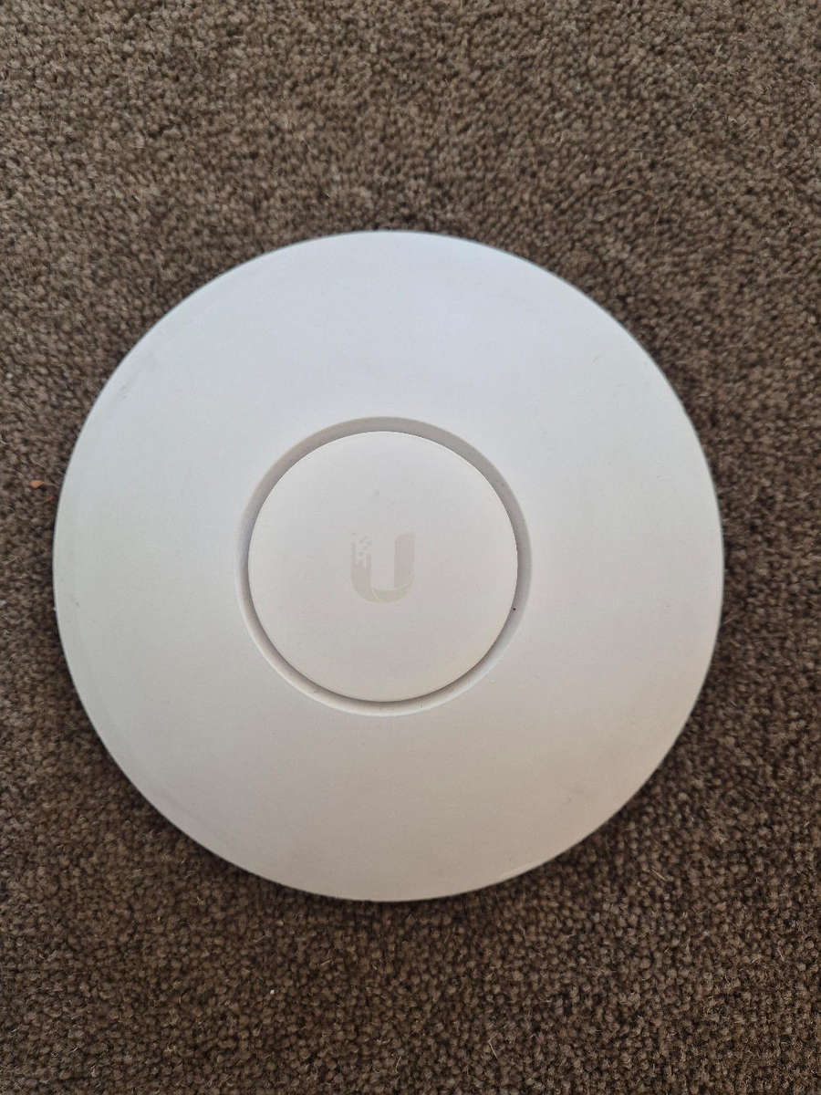 Ubiquiti UniFi WiFi Access Point