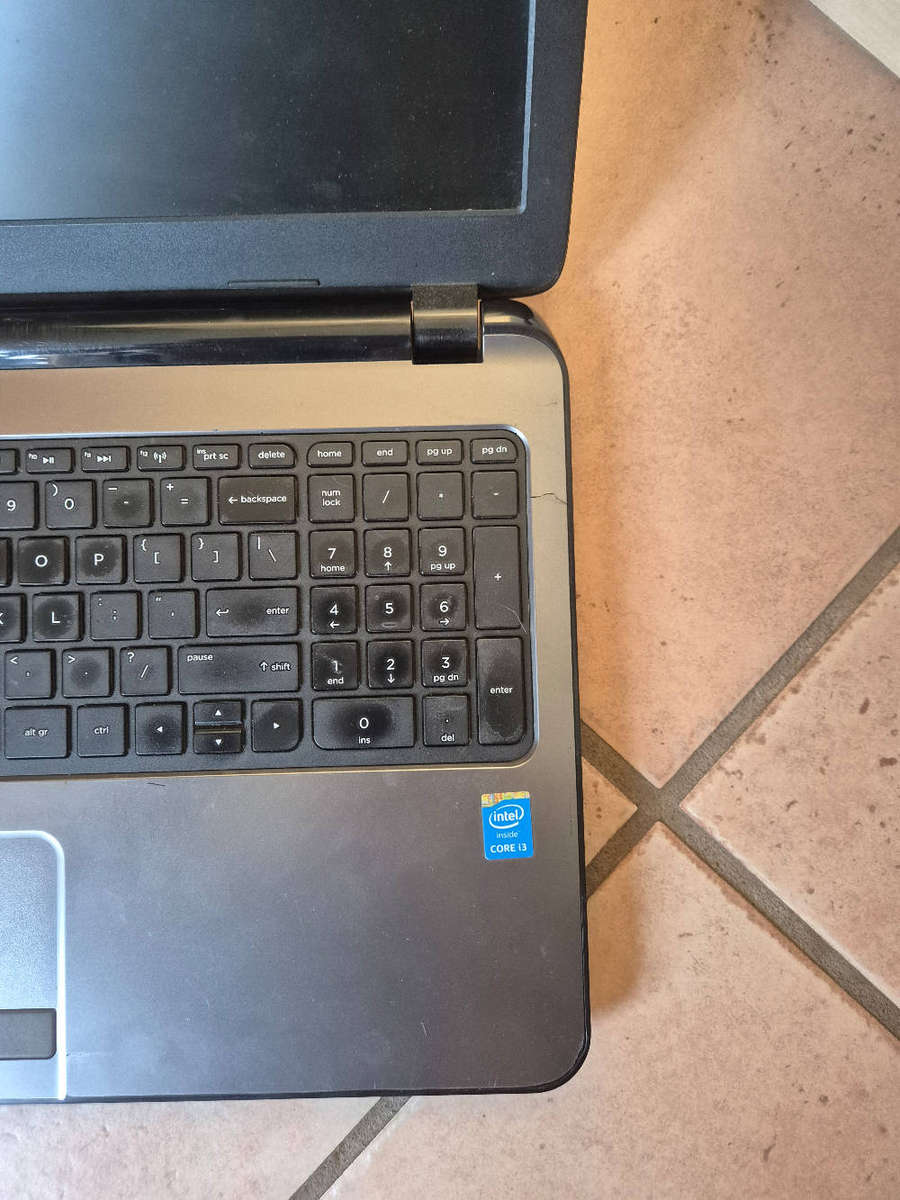 HP Laptop - i3