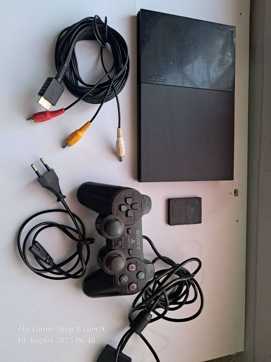 PLAYSTATION 2 CONSOLE (SCPH-90004)