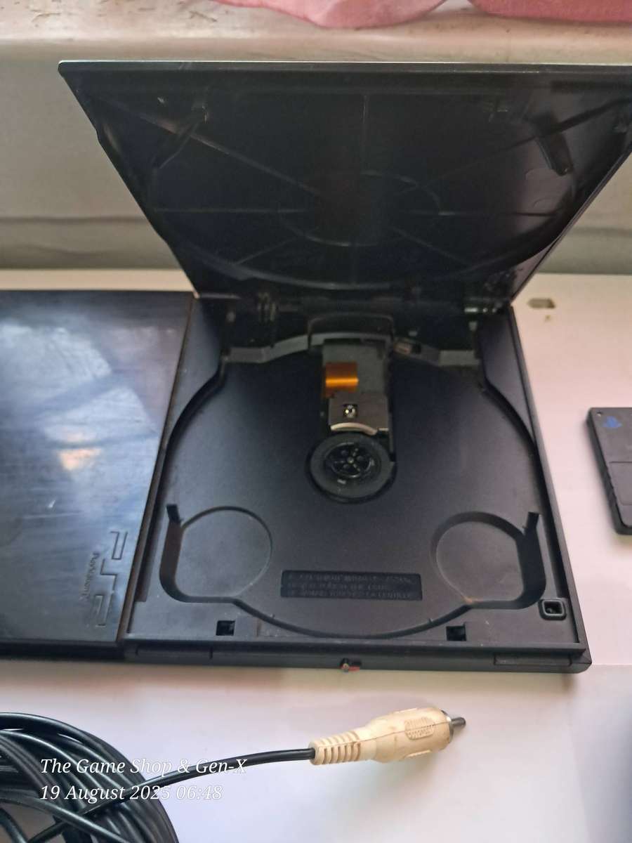 PLAYSTATION 2 CONSOLE (SCPH-90004)