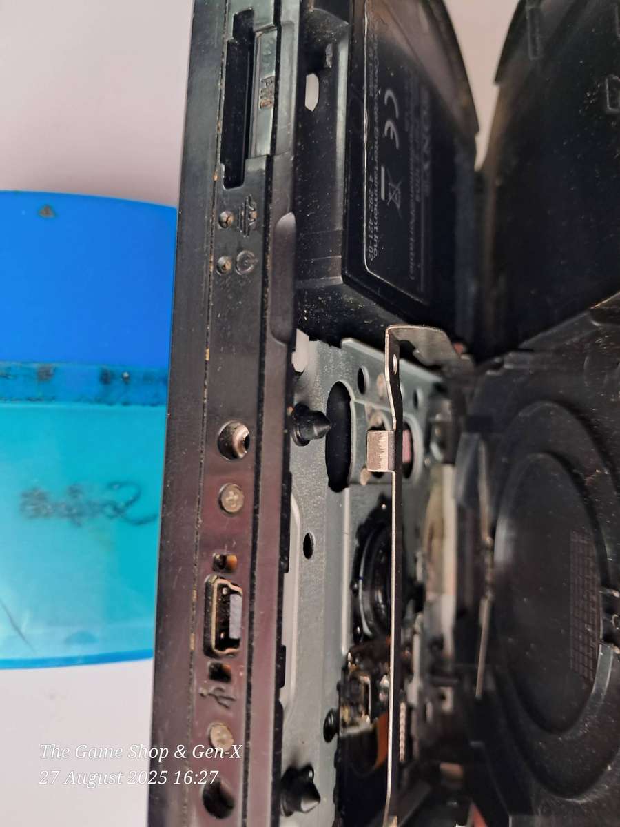 PSP CONSOLE (SPARES OR REPAIRS)