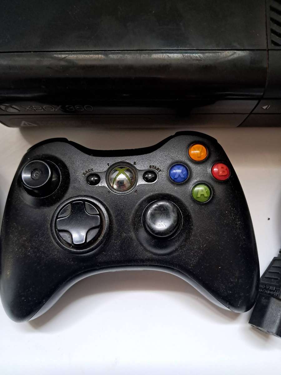 XBOX 360 - E CONSOLE (500GB)