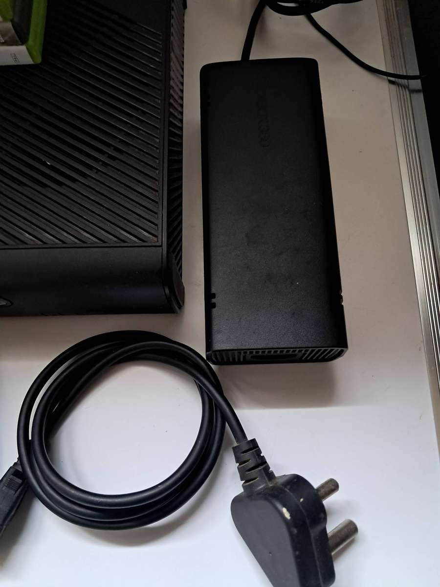 XBOX 360 - E CONSOLE (500GB)