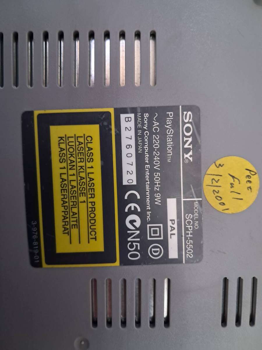 PLAYSTATION 1 CONSOLE