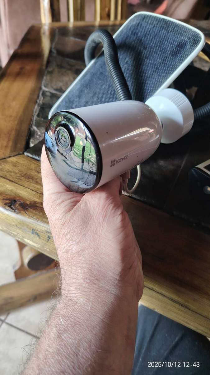 Ezviz CB3 Smart WiFI Solar Security Camara