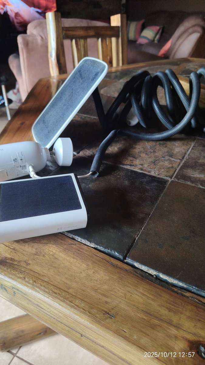 Ezviz CB3 Smart WiFI Solar Security Camara