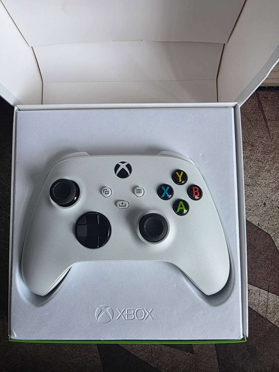 Xbox Series Wireless Controller Robot White