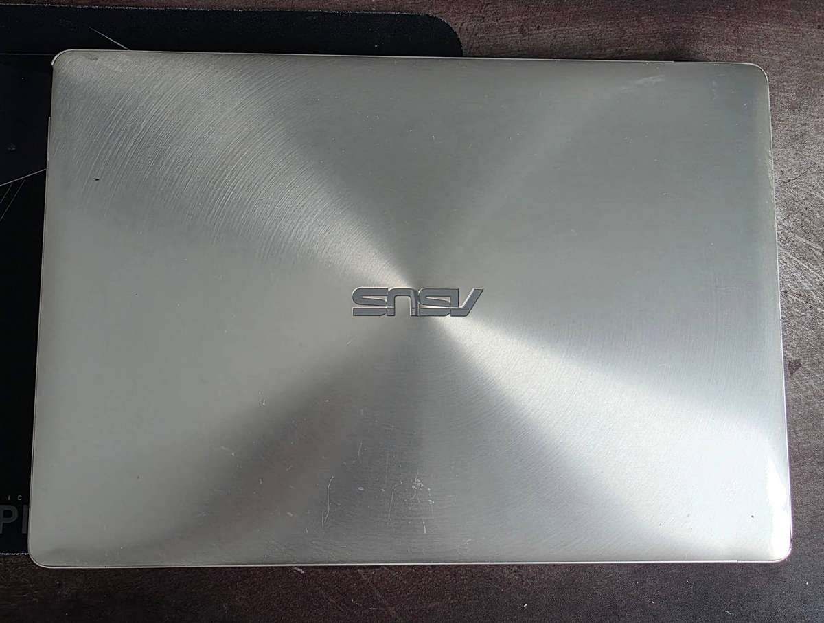 Asus Zenbook UX331u, Intel i7 8550u, 8GB RAM, 256GB NVME, Back-lit KB, Biometrics, Windows 11 Pro