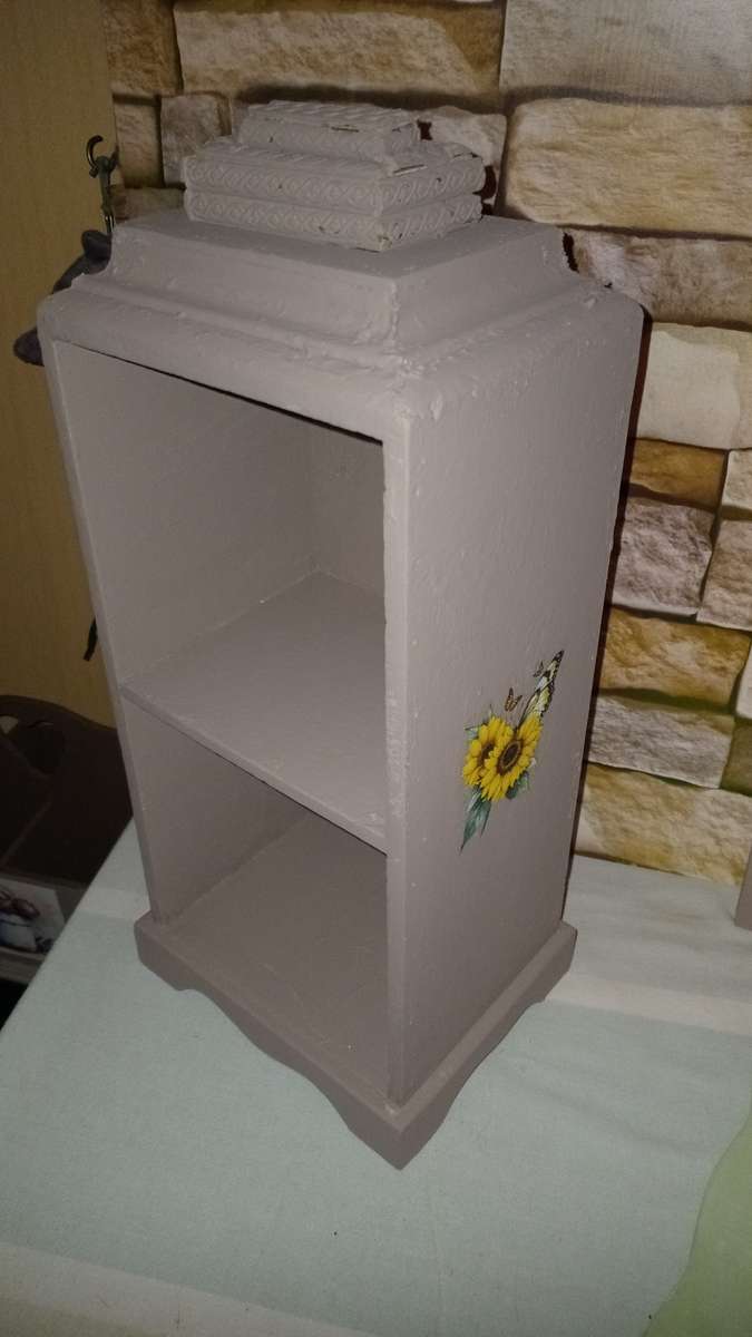 Standing shelf small - 42cm x 18cm x 11cm