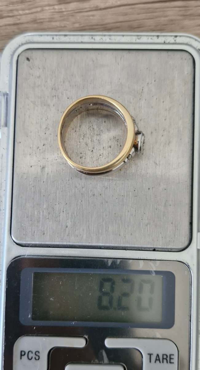 3 band 9ct two tone diamond ring - 8.2g