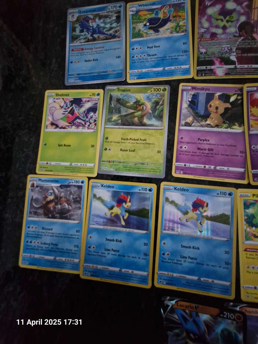 20 x 100% GENUINE pokemon collectable cards Plus 1 x Vstar card an 4 x pokemon redeem cards (unused)