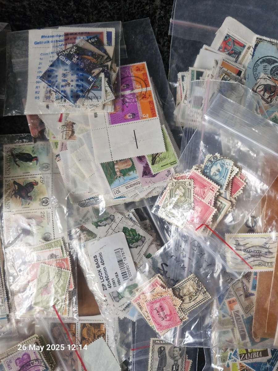 LUCKY PACKET OF STAMPS FROM AFRICA - SEMI SORTED WITH OVER 35 COUNTRIES IN THE PACK
