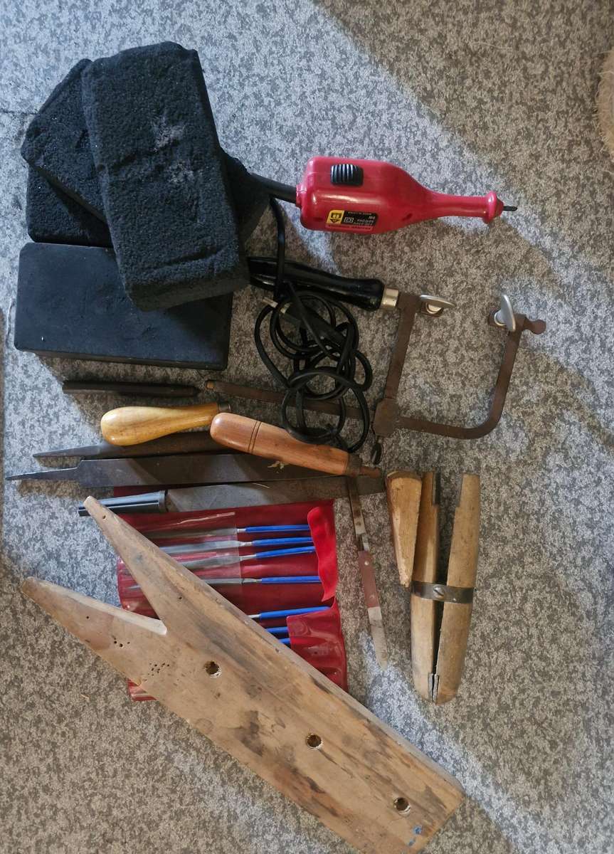 Batch of jewellery manufacturing tools and accessories