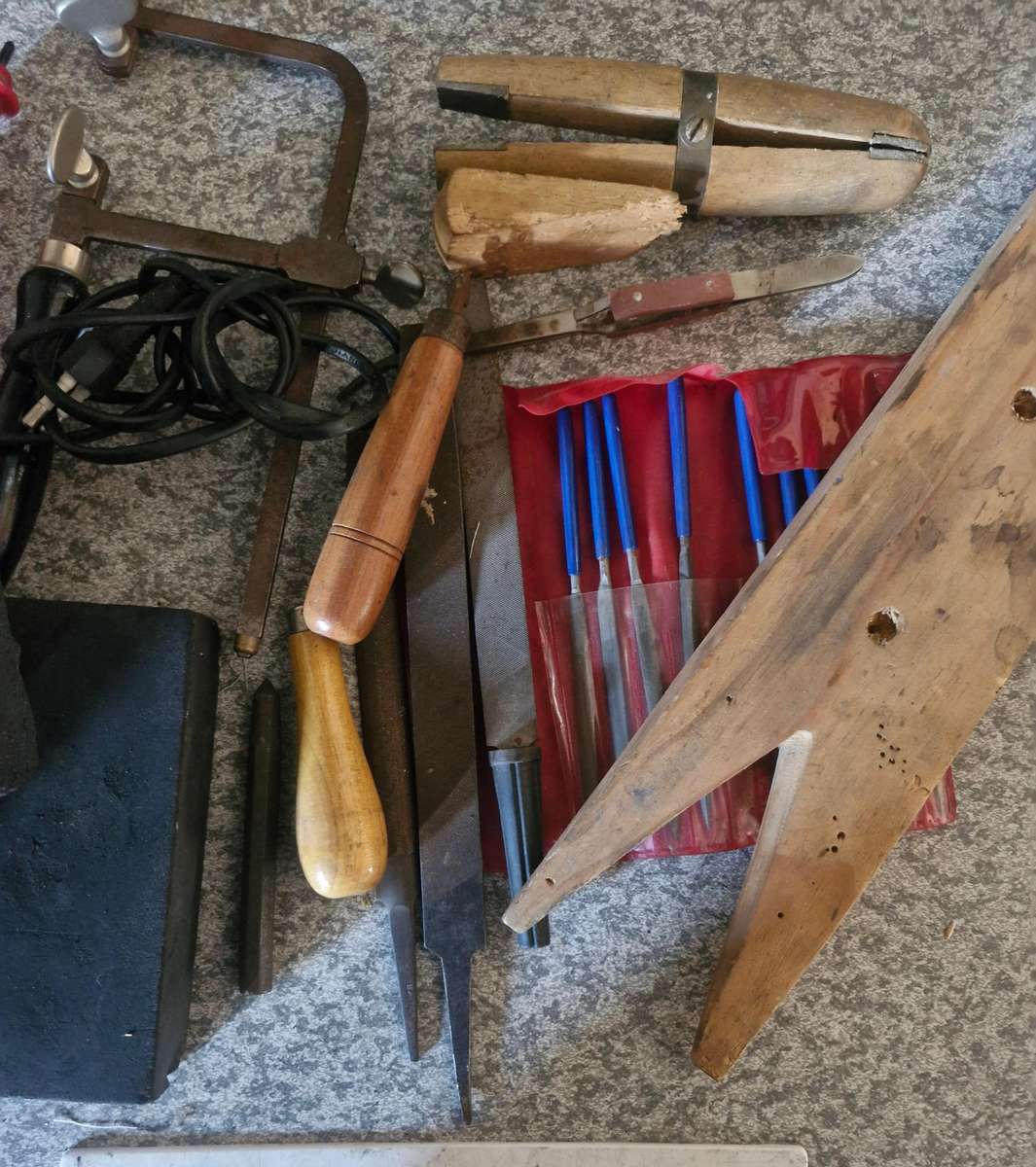 Batch of jewellery manufacturing tools and accessories