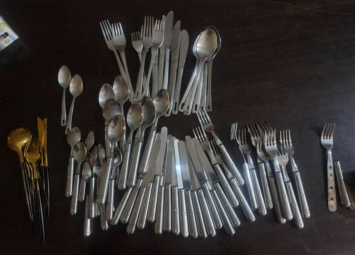 Joblot of 74 pieces cutlery