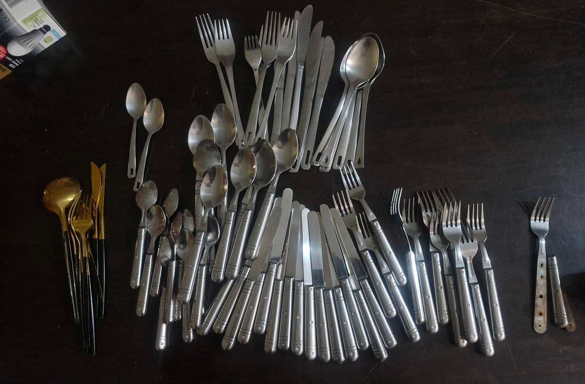 Joblot of 74 pieces cutlery