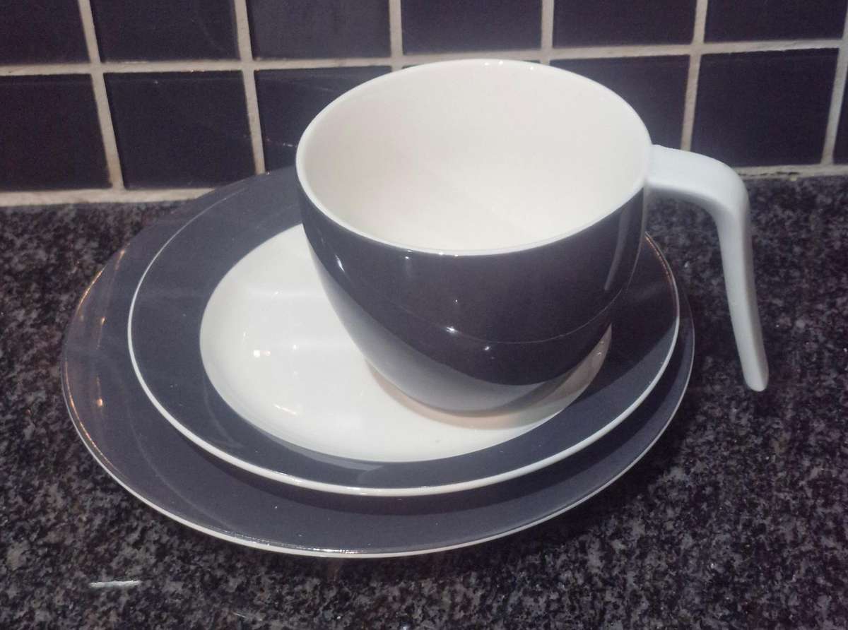 Stunning 12 piece retro coffee cups, saucers and side plates in charcoal and white