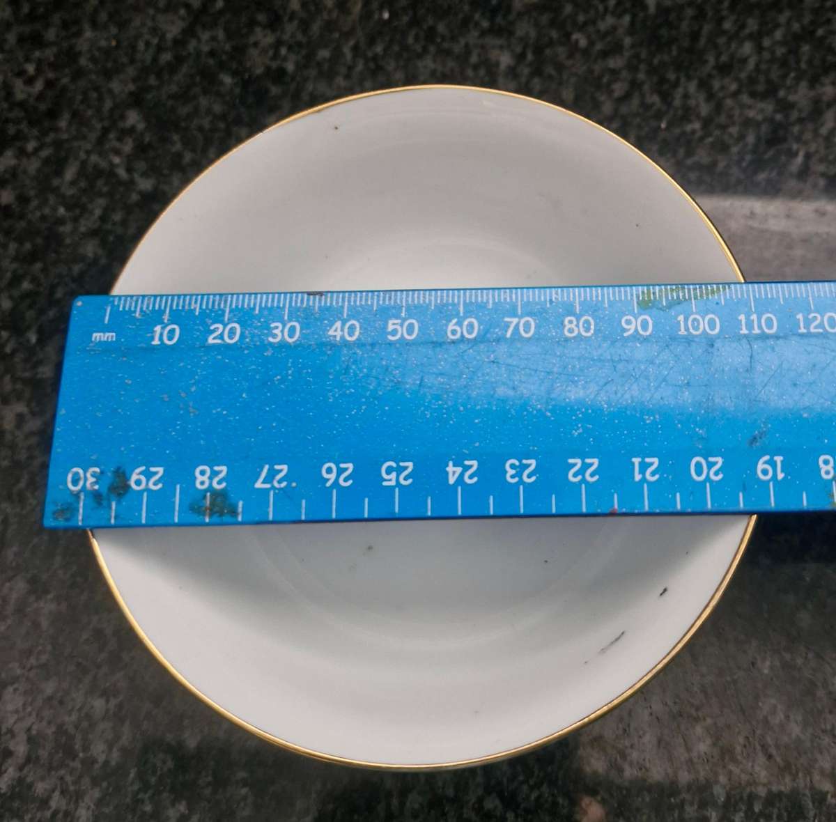 Little oriental bowl with makers mark