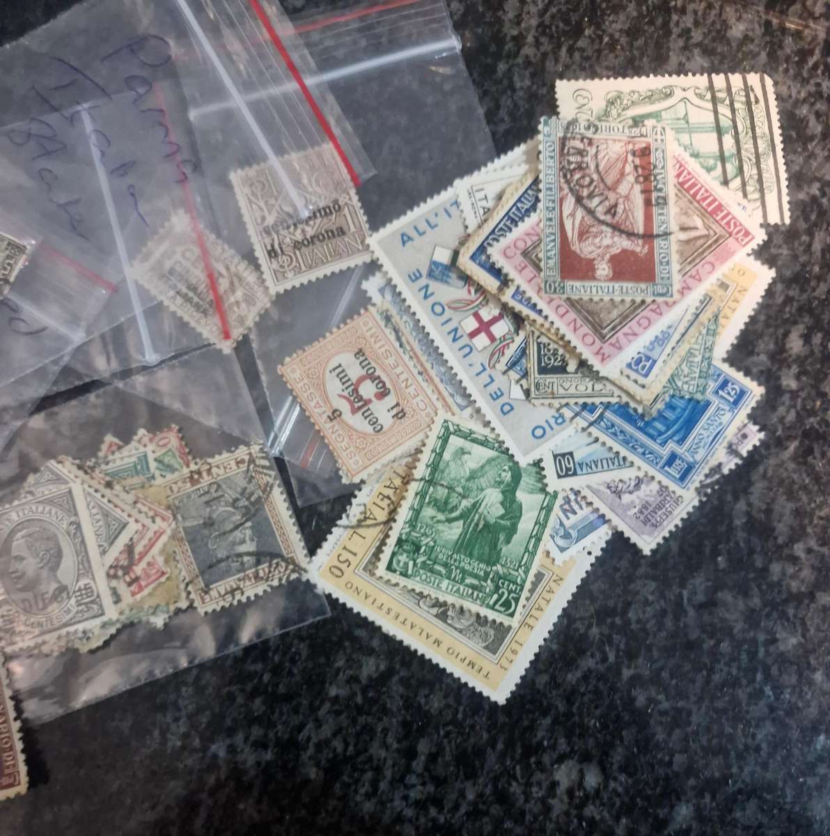 Lucky packet of Italian stamps late 1800s to more recent - some nice collectables