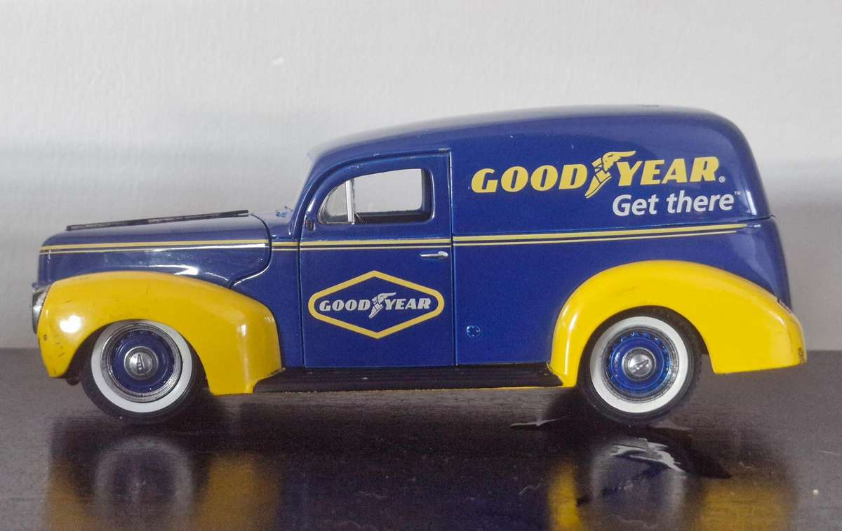 Rare - LIMITED EDITION 1940 Ford Goodyear - collectors Model panel van